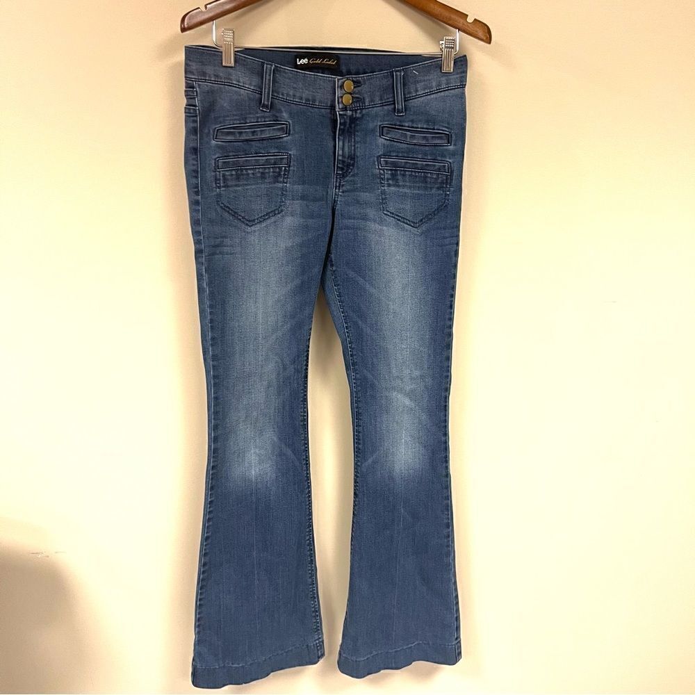 Lee gold label flared jeans.  Size 6